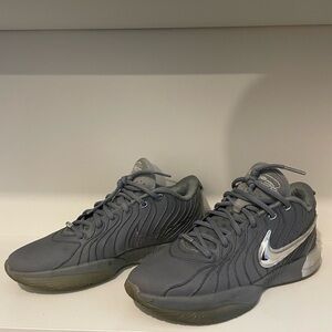 Nike Lebron 21 Basketball Gray size 11